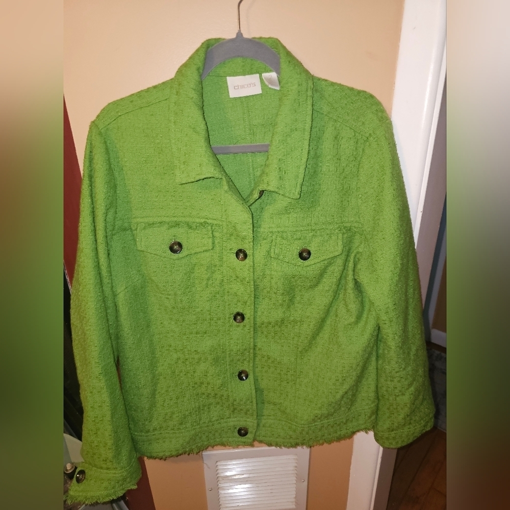 CHICOS Lime Jacket with Fringe Edges and Brown Buttons SZ 2